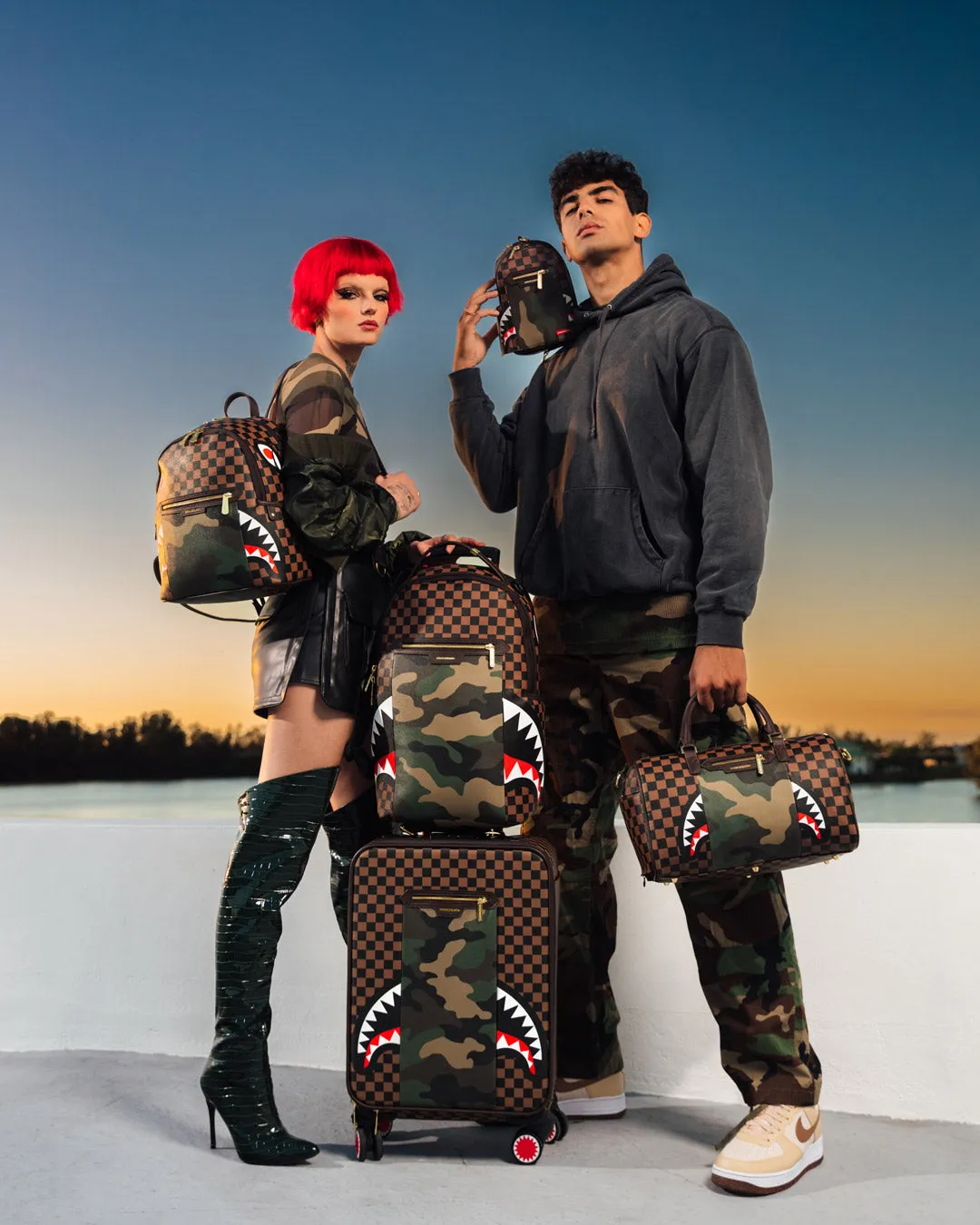 EXTERIOR GOLD ZIP POCKET SHARKS IN PARIS MINI DUFFLE