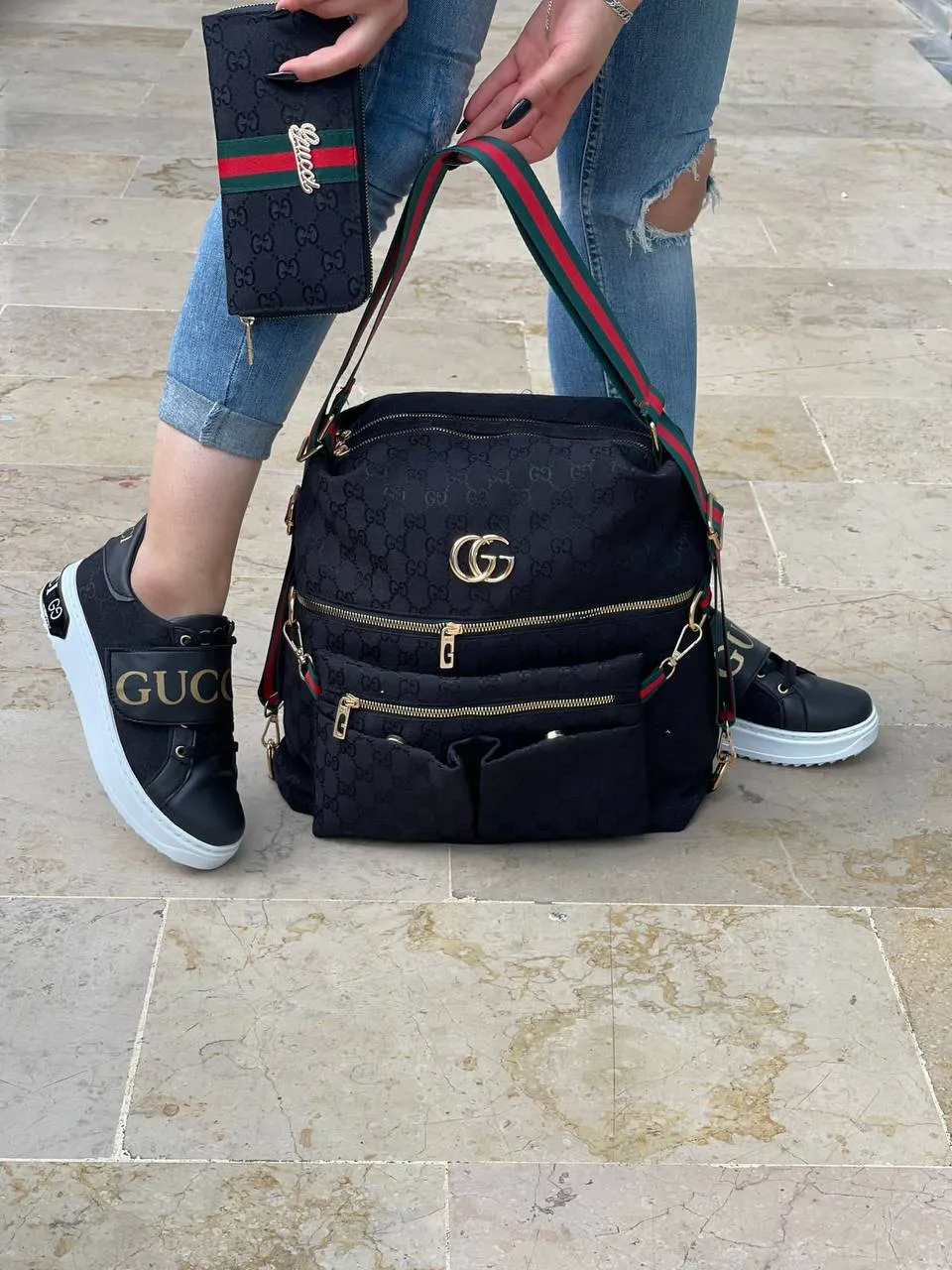 Sneaker bag set with GG written on the band